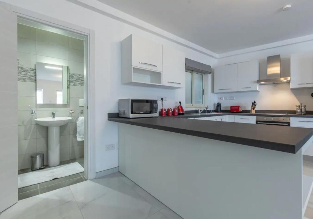 Sliema Bedrooms With Ensuite Bathrooms Exterior foto