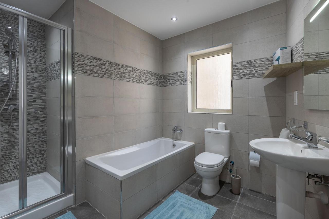 Sliema Bedrooms With Ensuite Bathrooms Exterior foto