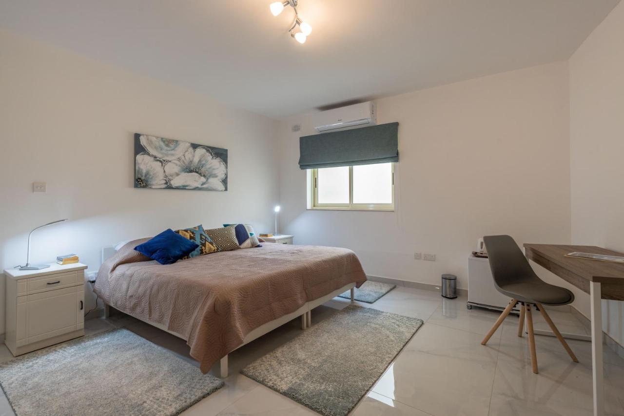 Sliema Bedrooms With Ensuite Bathrooms Exterior foto