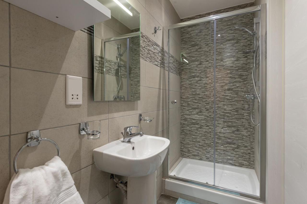 Sliema Bedrooms With Ensuite Bathrooms Exterior foto