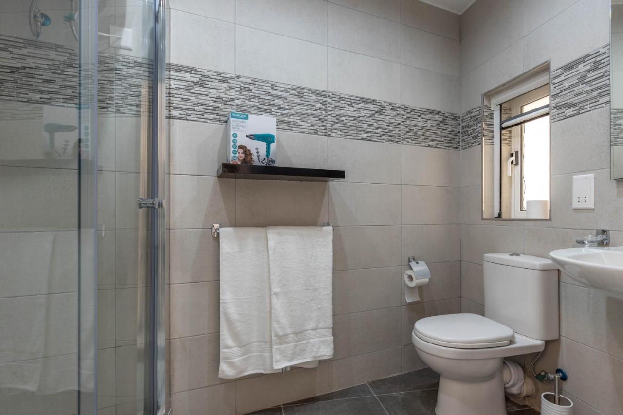 Sliema Bedrooms With Ensuite Bathrooms Exterior foto